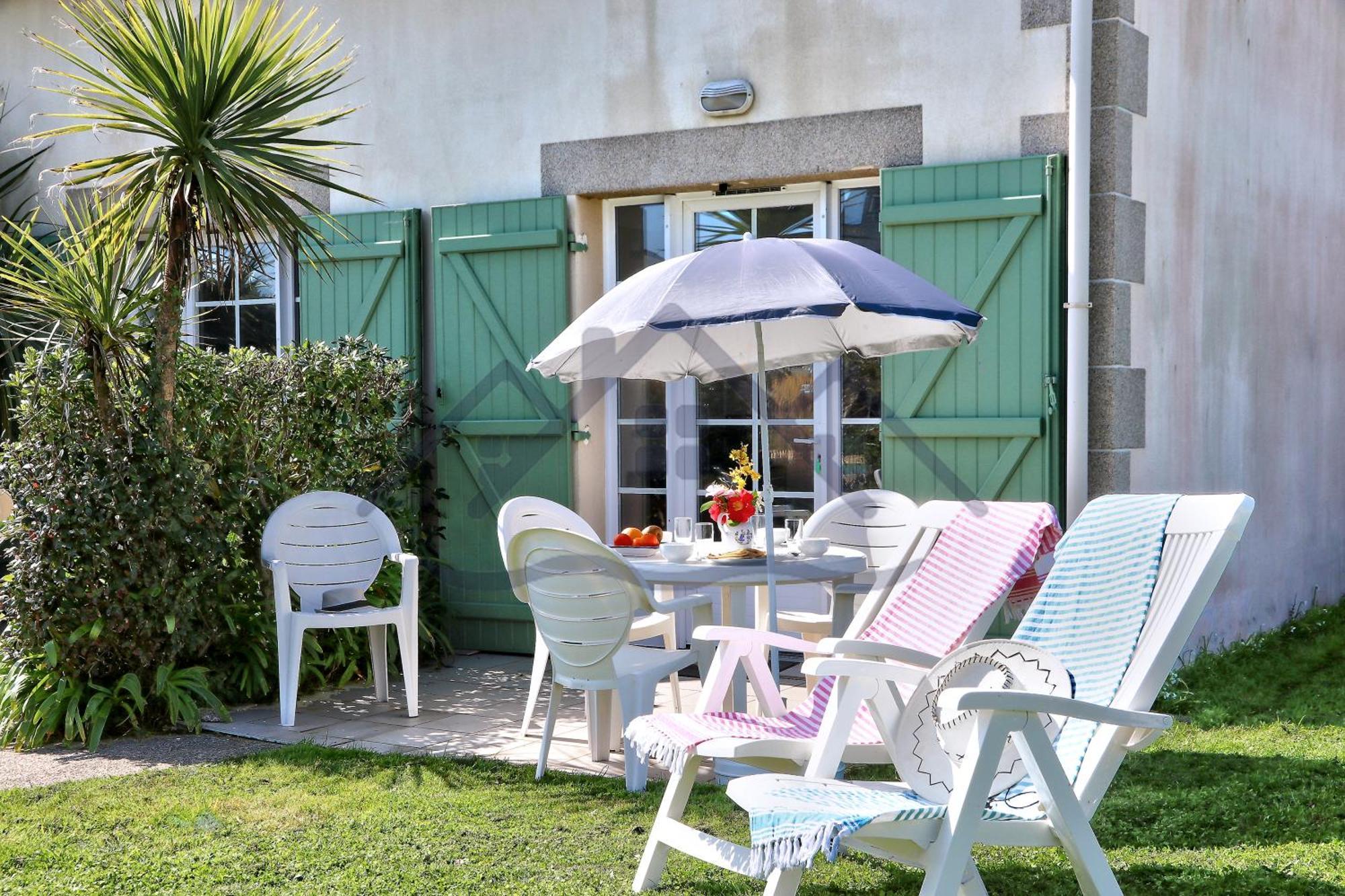 LocaLise - Maison G5 au Guilvinec - A 50m de la mer avec jardin et piscine - Tout à pied, plages, port, centre, commerces, marché - Wifi inclus - Animaux bienvenus - Linge de lit inclus Exterior foto